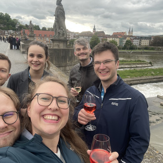 PhDs des REC auf der alten Mainbrücke