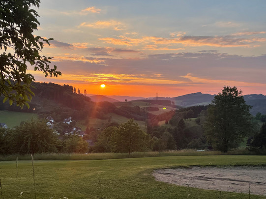 Sonnenuntergang in Schmallenberg Sonnenuntergang bei einem abendlichen Spaziergang in und um Schmallenberg