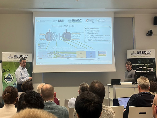 Vortrag von Prof. Freund und Prof. Apfel bei den RESOLV Autumn Days 2025